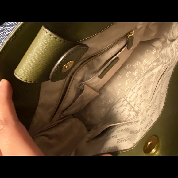 Large Michael Kors Saffiano Leather Tote - Picture 6 of 6